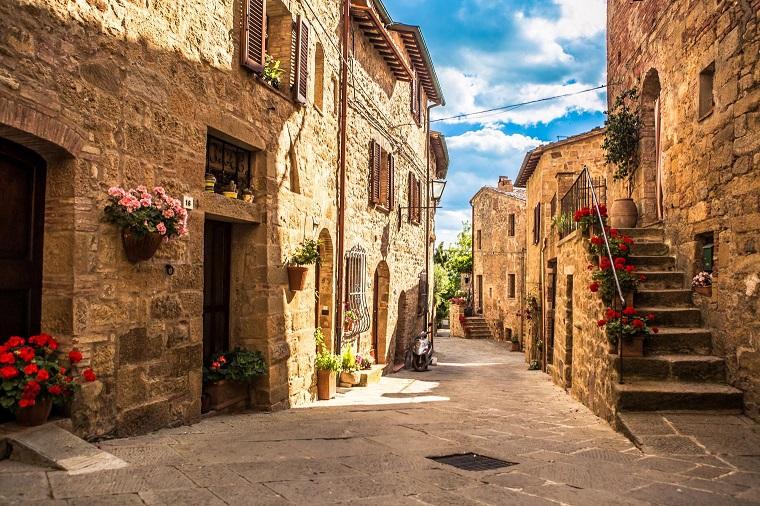location pomarance italie